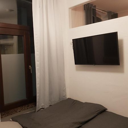 Ferienwohnung Deutzer Freiheit Köln Exterior foto